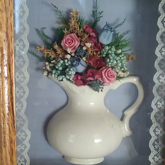 Pretty Oak Wood Shadow Box - Picture 3 of 5